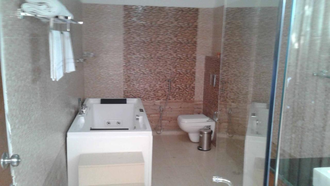 Zizina Otis Resort Guwahati Exterior foto